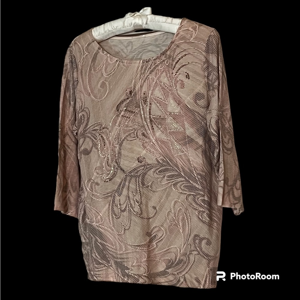 Chicos 3/4 sleeve shirt sz L embellished front design easy fit jersey style